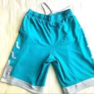 Nike boys athletic shorts size M